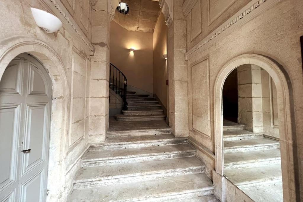 Le Vieux Sextier - Ac Clim - Lumineux - Wifi - Hypercentre Apartment Avignon Ngoại thất bức ảnh